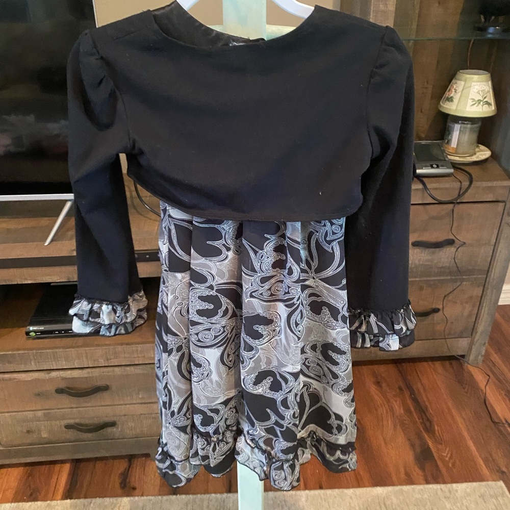 Little girls dress size 4 I bought this for my granddaughter